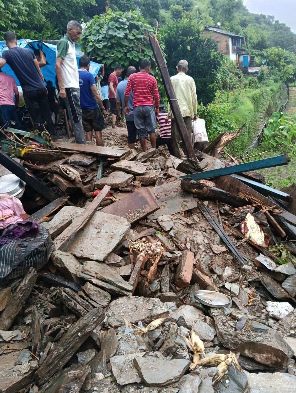 Heavy rain triggers house collapse in Pauri’s Mahar Gaon, rescue