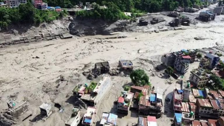 Nainital: नेपाल में बाढ़ से नैनीताल प्रशासन अलर्ट, नागरिकों की