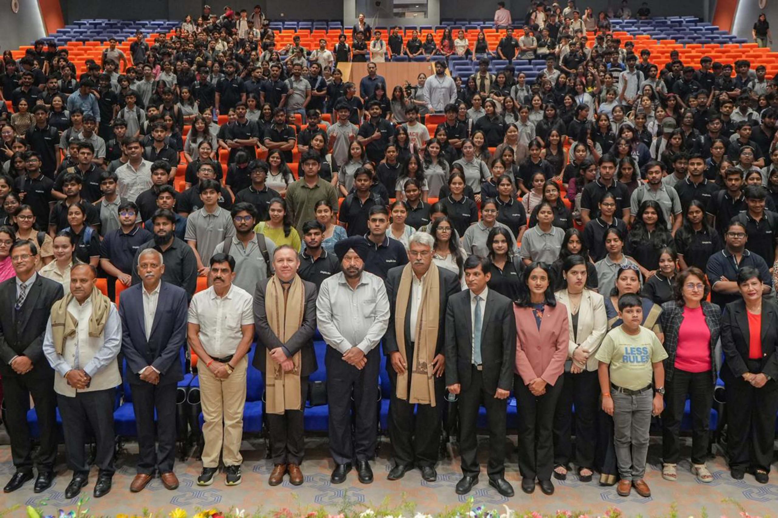Representatives from 18 countries brainstorm on Smart Cities