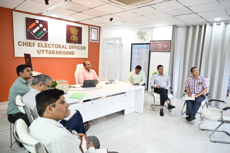 SIR पर सख्ती: अगले 15 दिन मैदान में उतरेंगे दोनों
