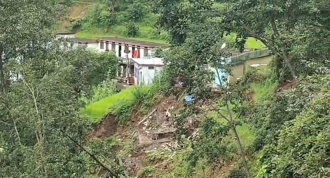 Ten families forced to vacate houses in Rudraprayag as rain