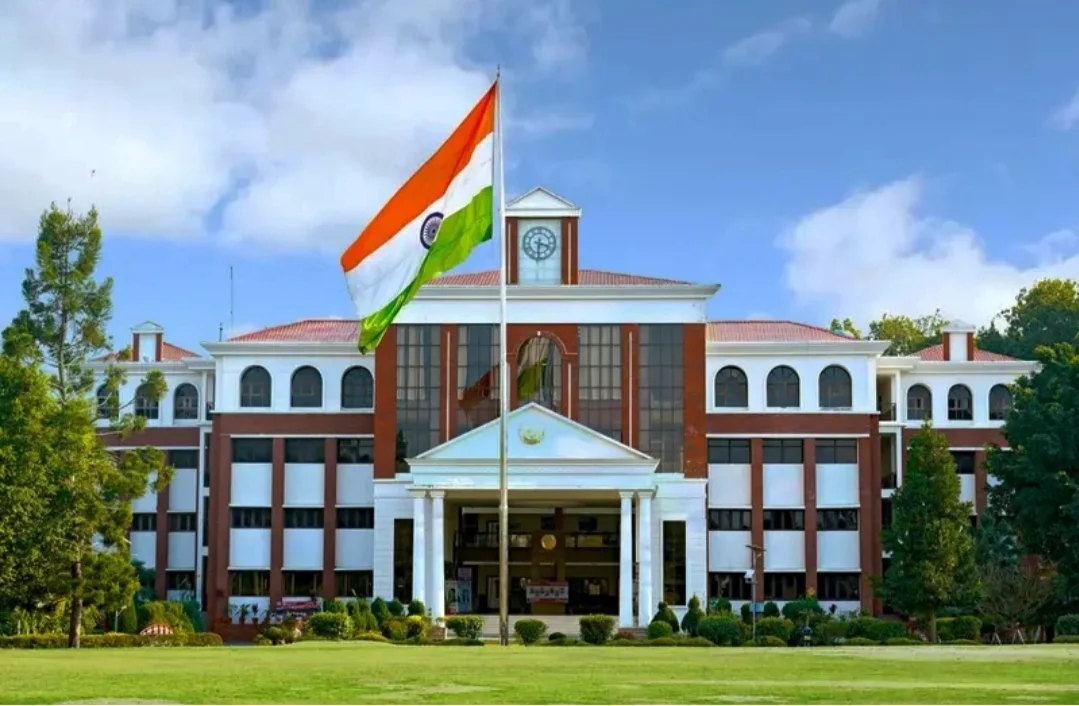 अतिक्रमण-बढ़ते यातायात के बीच ग्राफिक एरा का बड़ा फैसला -