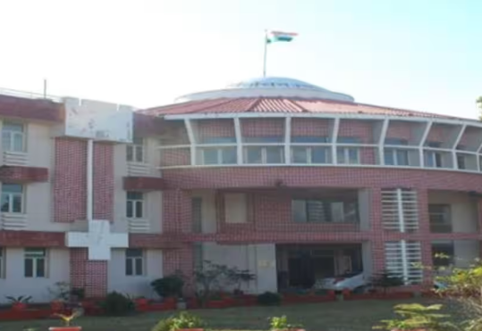 उत्तराखंड में EC का बड़ा एक्शन; खर्च का हिसाब नहीं,