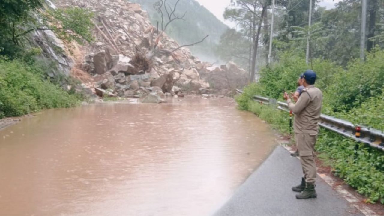 उत्तराखंड में लैंडस्लाइड और उफान का डबल अटैक: कई गांव