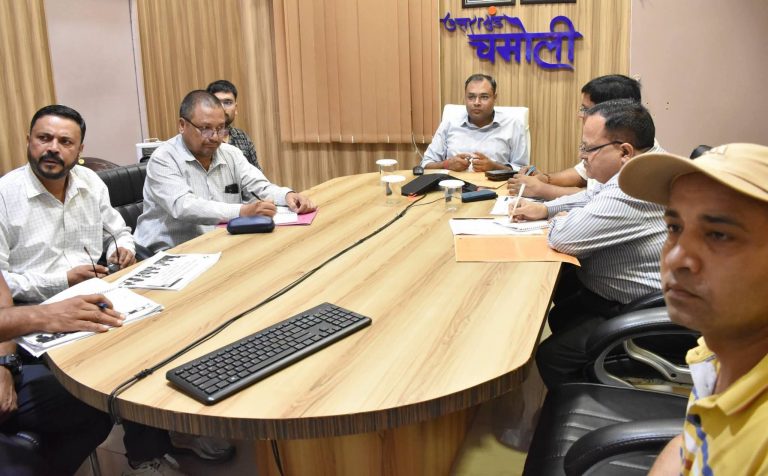 चमोली में निर्वाचक नामावली पुनरीक्षण तेज, डीएम ने दिए समयबद्ध नोटिस वितरण और निष्पक्ष सुनवाई के निर्देश