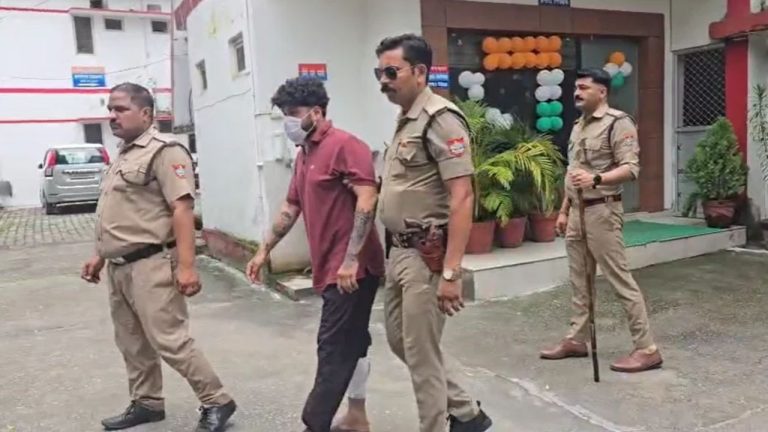 “जंगल में घिरते ही चलीं गोलियां…” 15 मुकदमों वाले चंदन