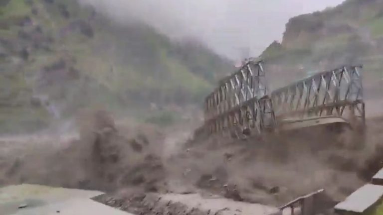 बड़ी खबर: उत्तराखंड में बादल फटने से बड़ी तबाही, चमोली
