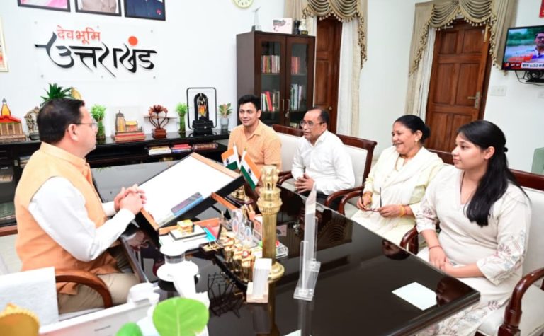 मुख्यमंत्री धामी से मिले शेफ केशव नेगी, सहयोग के लिए जताया आभार