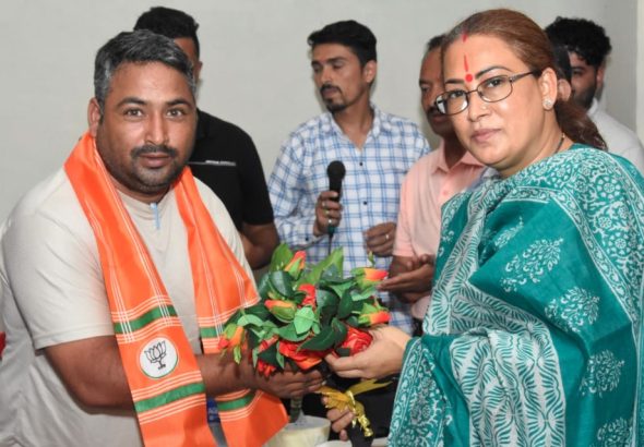 युवा सिर्फ रोजगार पाने वाले नहीं, देने वाले भी बनें- रेखा आर्या