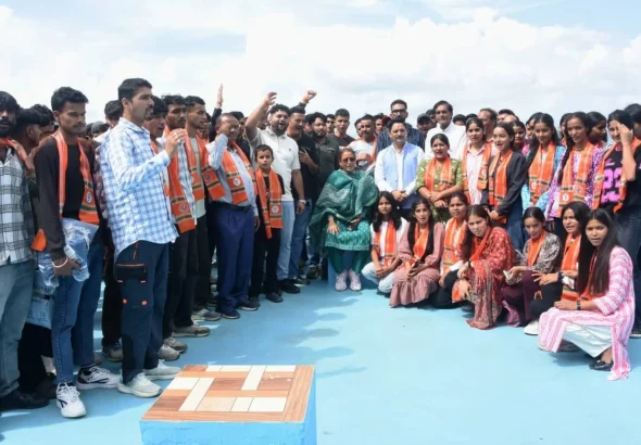 युवाओं को अधिकारों के साथ कर्तव्यों का भी निर्वहन करना