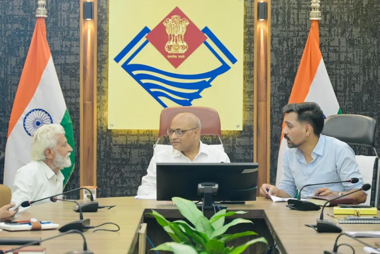समाधान दिवस में 145 से अधिक फरियादियों की सुनी समस्याएं,