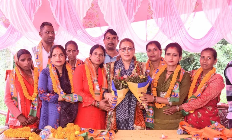 सोमेश्वर में विकास योजनाओं को रफ्तार, रेखा आर्या ने दी