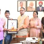 Cabinet Minister Joshi honours Dr DR Purohit with ‘State Traditional