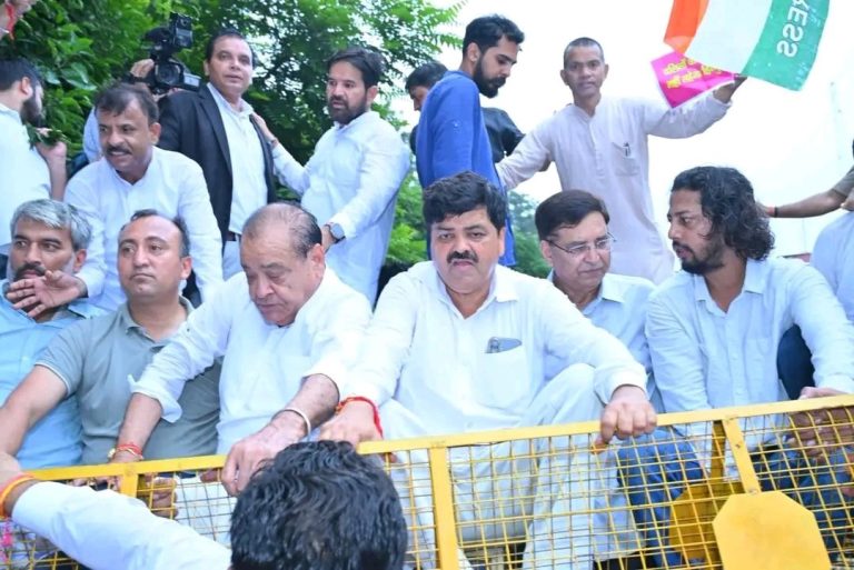 Cong stages march to Secretariat in Doon, Godiyal detained and