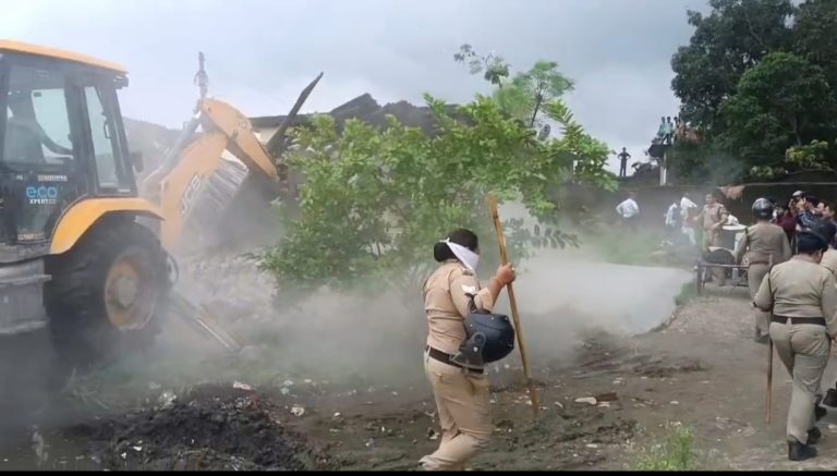Dhami Govt bulldozes illegal houses of cattle smugglers, drug traffickers