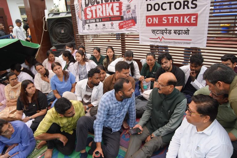 PG, Resident Doctors suspend protest after Subodh Uniyal promises stipend