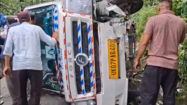 Roadways Tempo Traveller overturns after brake failure in Mussoorie, 17