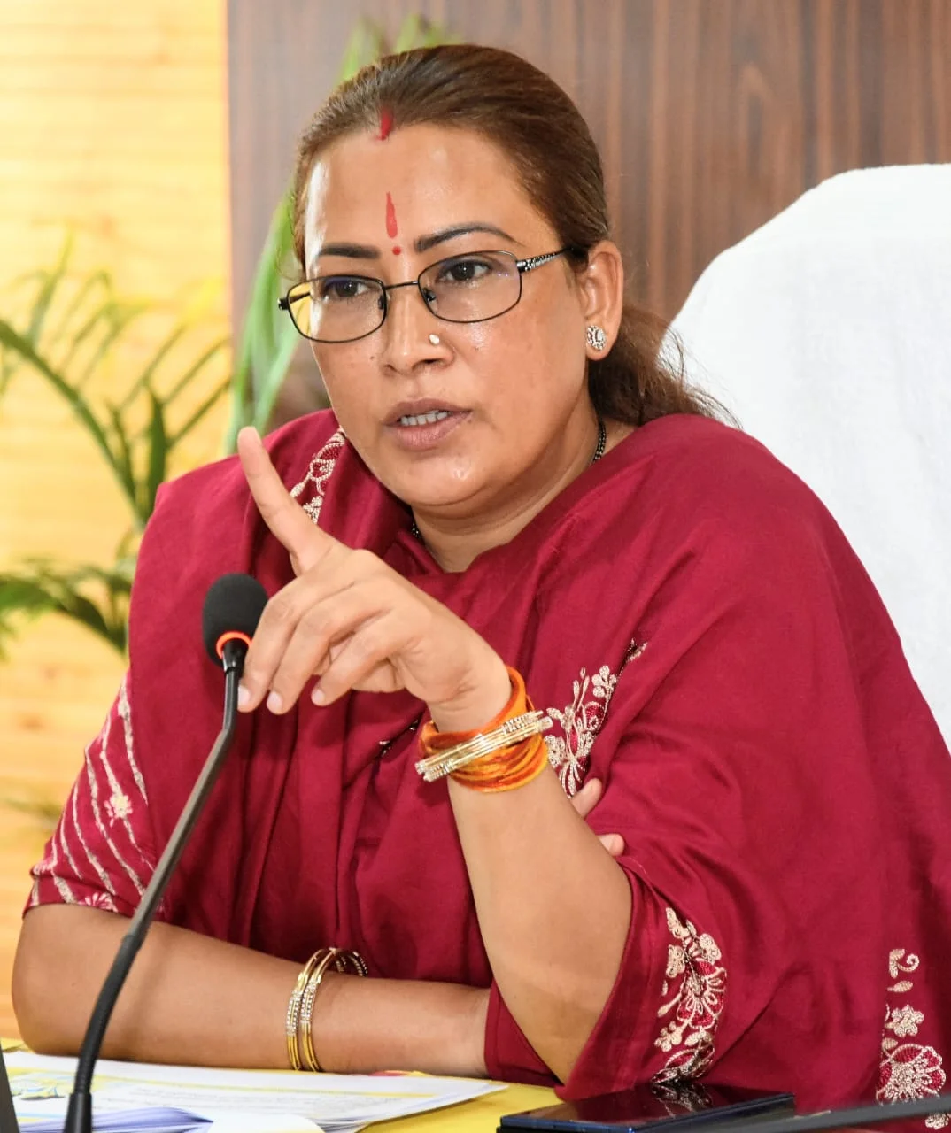 आंगन का मिलन अभियान की तैयारियों की प्रभारी मंत्री रेखा