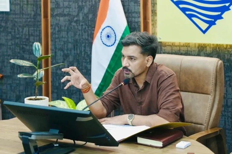 आवारा कुत्तों पर DM का डंडा! 55 हजार से ज्यादा