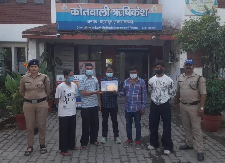 एम्स किच्छा में नौकरी दिलाने के नाम पर 3.20 लाख
