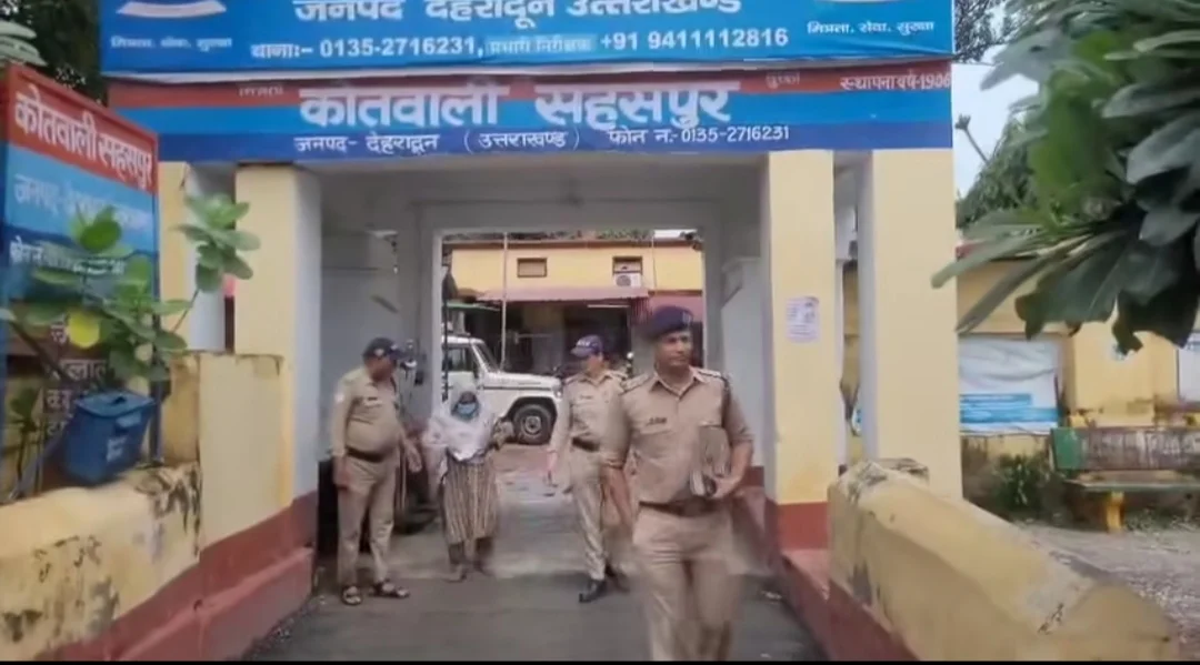 कुरैशी मोहल्ले में 10.79 ग्राम स्मैक के साथ महिला तस्कर