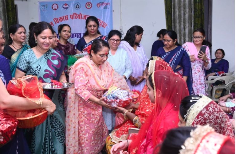 कोटद्वार में लगा पोषण मेला, ऋतु खण्डूडी भूषण ने गर्भवती महिलाओं की कराई गोद भराई