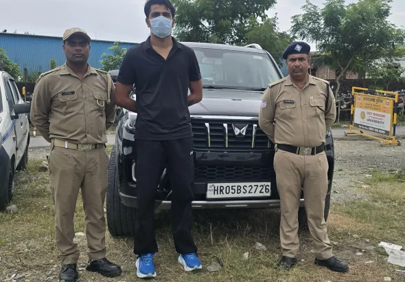 खतरनाक स्टंट पड़ा भारी, पुलिस ने उतारी खुमारी; स्कार्पियो सीज,