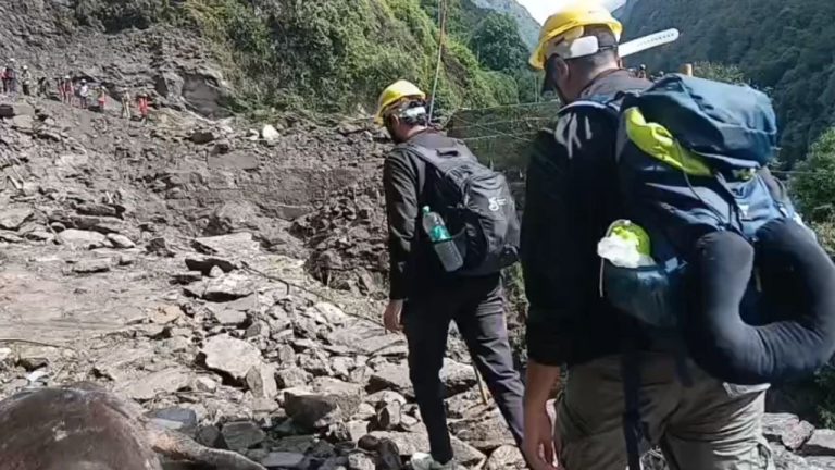 खतरे के बादल छंटे या फिर बढ़ा जोखिम? सुरक्षाबलों के