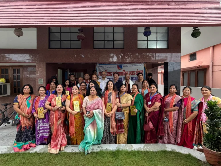 गुरु से बड़ा कोई नहीं, शिक्षक समाज का मार्गदर्शक -