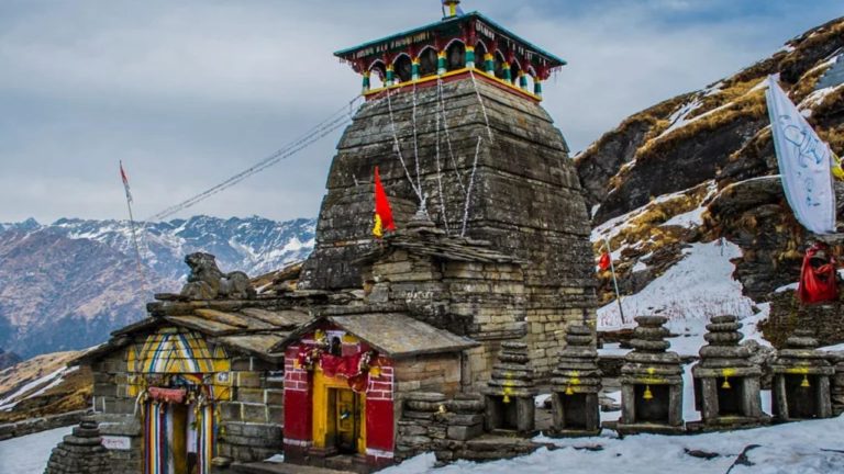 तुंगनाथ में दर्दनाक घटना: खाई में गिरी अज्ञात महिला, सोमवार