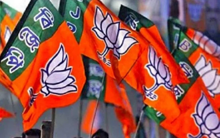 धर्मपुर में भाजपा को बड़ा झटका, दो मंडल अध्यक्षों के