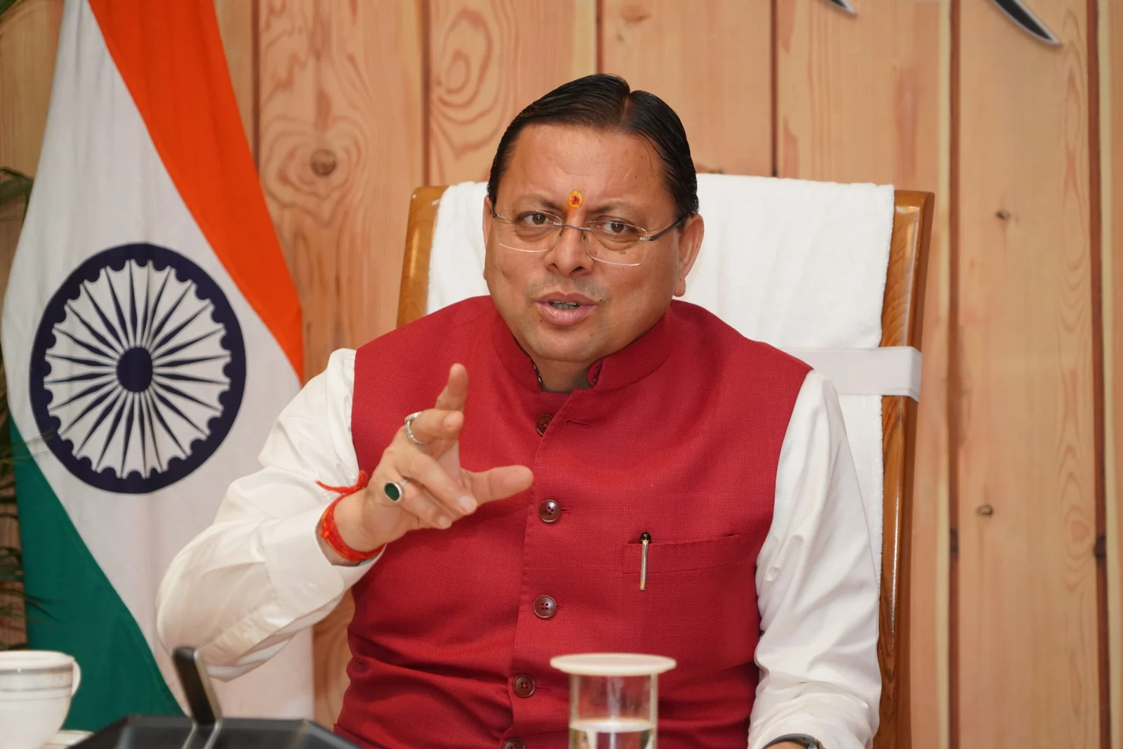धामी का विजन: आयुर्वेद, योग और भारतीय ज्ञान परंपरा का