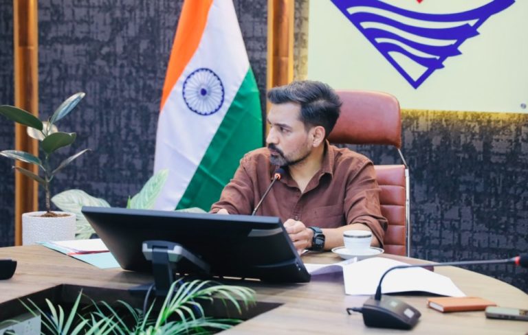 परिवार की प्रताड़ना से शिक्षा से वंचित रुद्र प्रताप नेगी का सहारा बना जिला प्रशासन