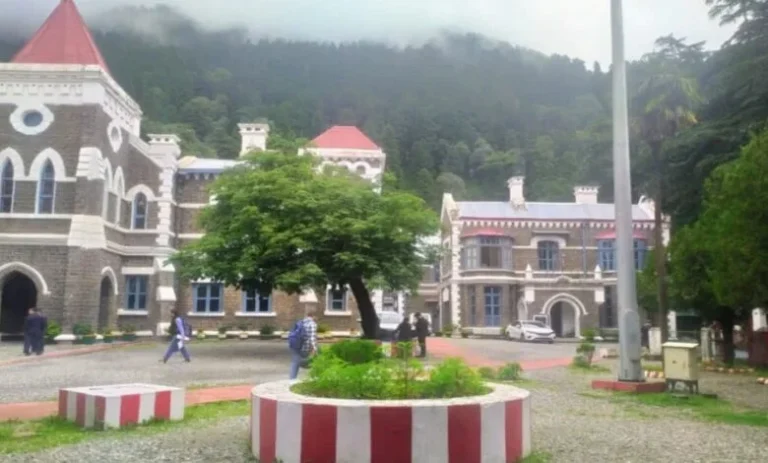 पुरानी पेंशन योजना को लेकर हाईकोर्ट का आदेश, DM देहरादून