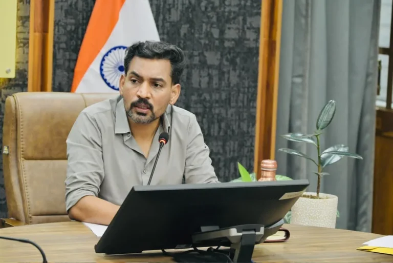 फर्जी तरीके से लोन दिलाने वाले एजेंटों के नेटवर्क को
