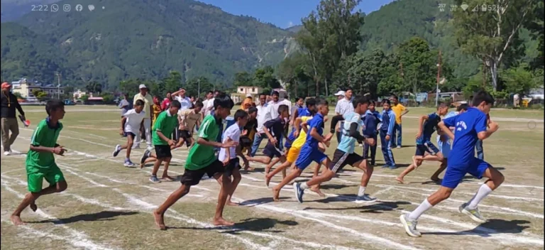 रंगारंग सांस्कृतिक कार्यक्रमों के साथ प्राथमिक एवं उच्च प्राथमिक विद्यालयों