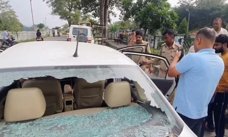 रामनगर में कार सवार युवक पर जानलेवा हमले का आरोप,