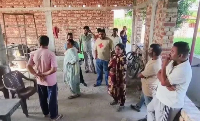 विकासनगर में घर में घुसकर परिवार को बनाया बंधक, मारपीट