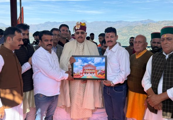 Culture Minister Satpal Maharaj participates in Dussehra celebrations at Simog
