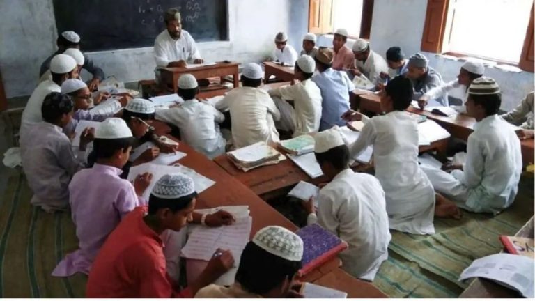 उत्तराखंड के मदरसों में अब शुक्रवार को नहीं होगी छुट्टी,