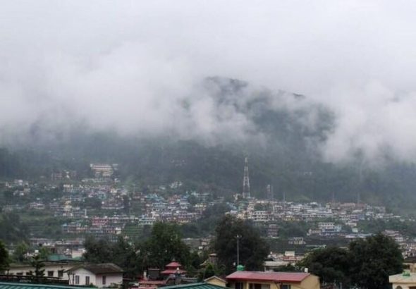 उत्तराखंड में फिर बदलेगा मौसम, पहाड़ों में बारिश और ऊंचाई वाले इलाकों में बर्फबारी के आसार