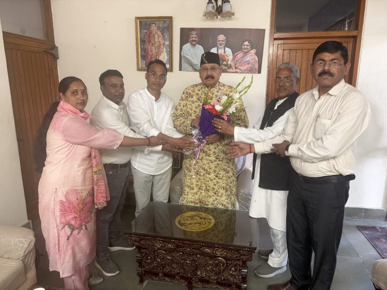 जयानंद भारती के भवन निर्माण हेतु 40 लाख की धनराशि स्वीकृत कराने पर महाराज का आभार जताया