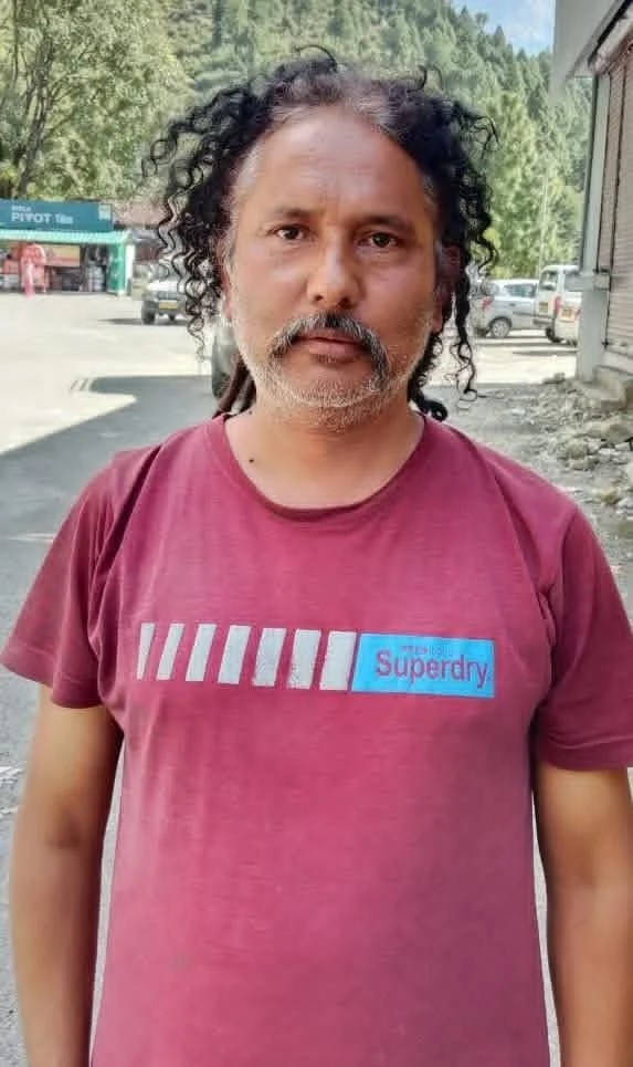 दरवाजों पर ताले, गलियों में खामोशी… हर रात गाँव की