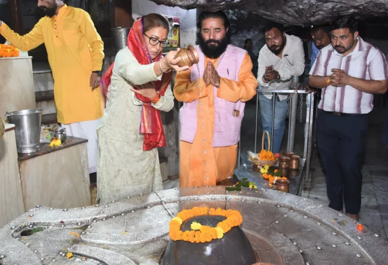 दुर्गाष्टमी पर कैबिनेट मंत्री रेखा आर्या ने मां भगवती और