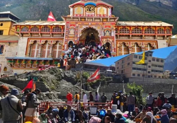 पितृ पक्ष में ब्रह्मकपाल तीर्थ पर उमड़ी श्रद्धालुओं की भीड़,