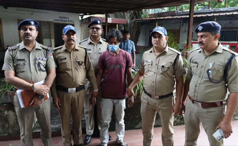 बसंत विहार में नकबजनी का खुलासा, आठ लाख की ज्वैलरी