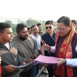 मुख्यमंत्री ने खटीमा में सुनीं जनसमस्याएं, अधिकारियों को दिए त्वरित एवं प्रभावी निस्तारण के निर्देश