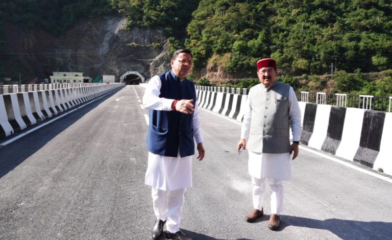 मुख्यमंत्री ने रुद्रप्रयाग में पुल-सुरंग परियोजना एवं संगम लाइब्रेरी का किया अवलोकन