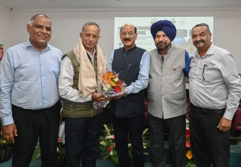 वन संरक्षण के लिए स्थानीय लोगों को मिले प्राथमिकता :